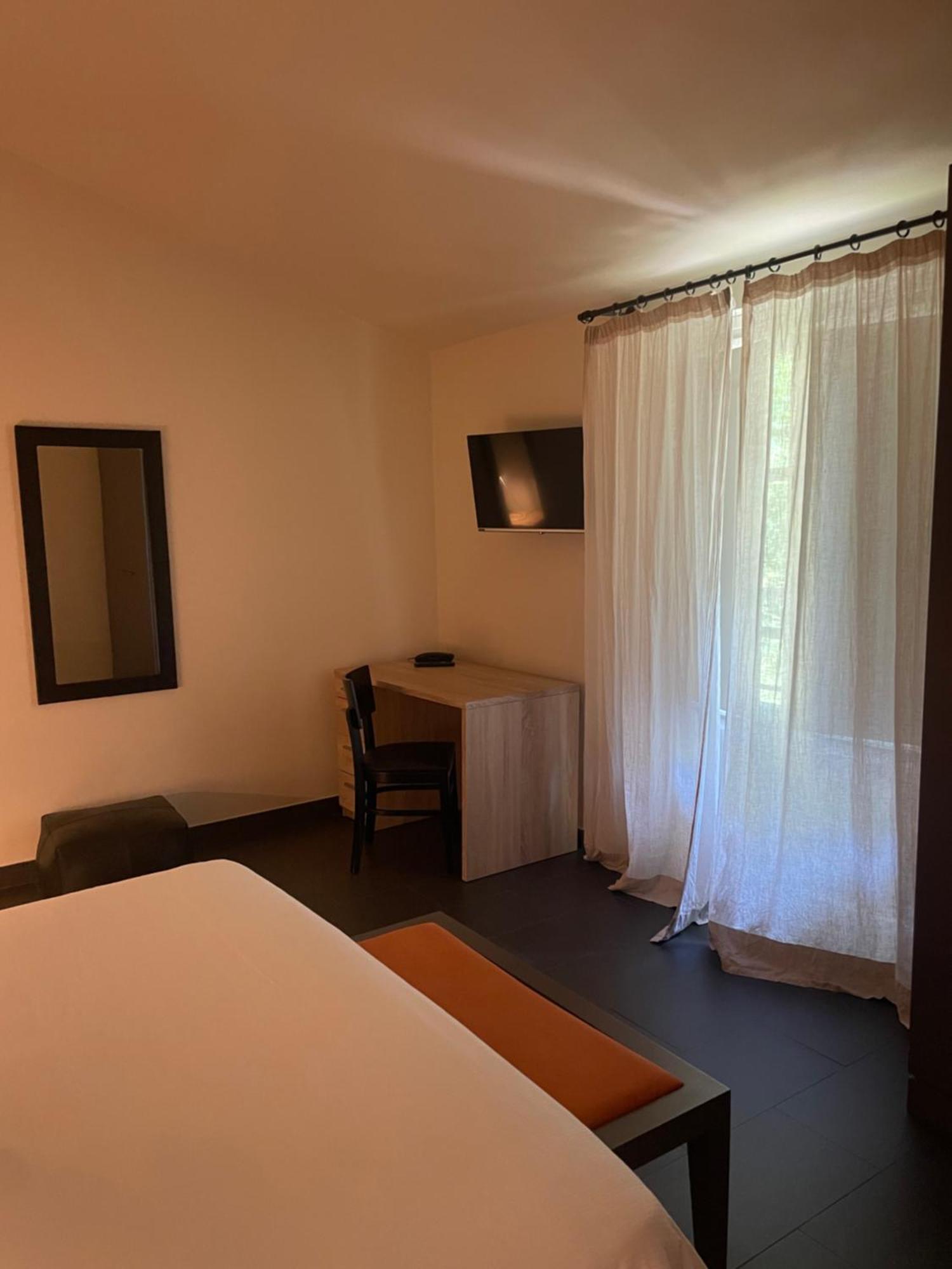 Hotel Abetaia Леванто Екстериор снимка